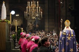 20170513-kardinaal-eijk-preekt-voor-bomvolle-basiliek-ramonmangold