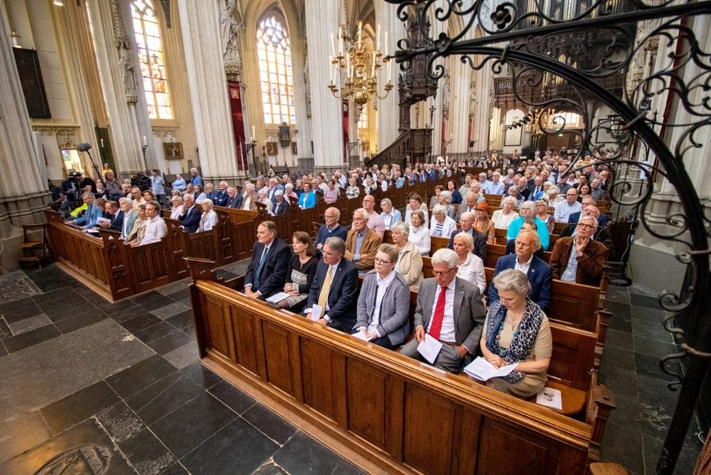 Kardinaal Eijk bij dankviering heilige Titus Brandsma: ‘Hij deed wat