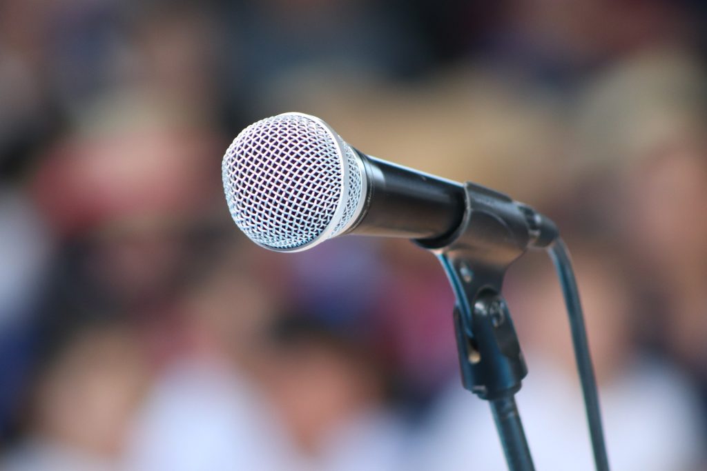 microphone-4746014_1920
