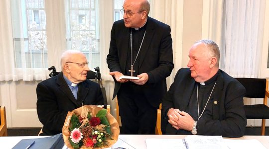 Mgr. Van Burgsteden viert zaterdag 25 oktober zilveren bisschopsjubileum
