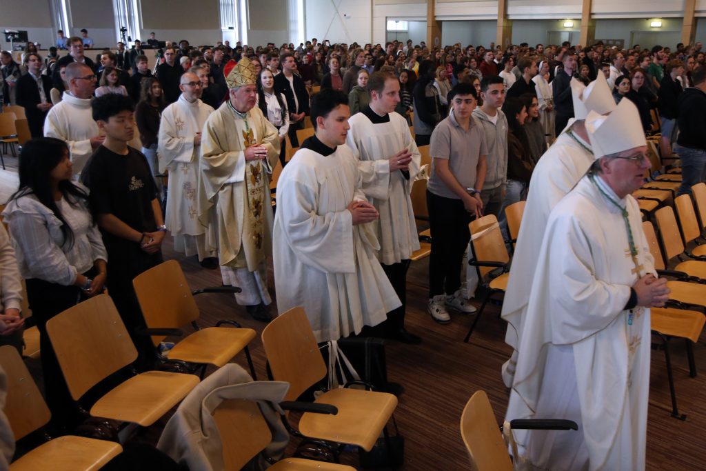 Verslag Katholieke Jongerendag 2025: jongeren vieren hoop in Ede