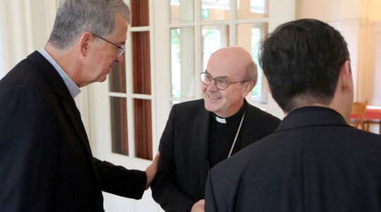 Nuntius mgr. De Wit Guzmàn maakt kennis met bisschoppenconferentie